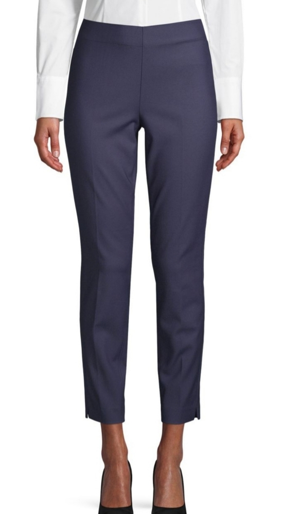Women's high-rise slim navy pant. NWT. Size 8